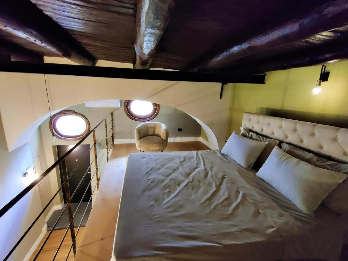 Apartment Sangregoriohome, Nel Cuore Del Centro Storico Naples